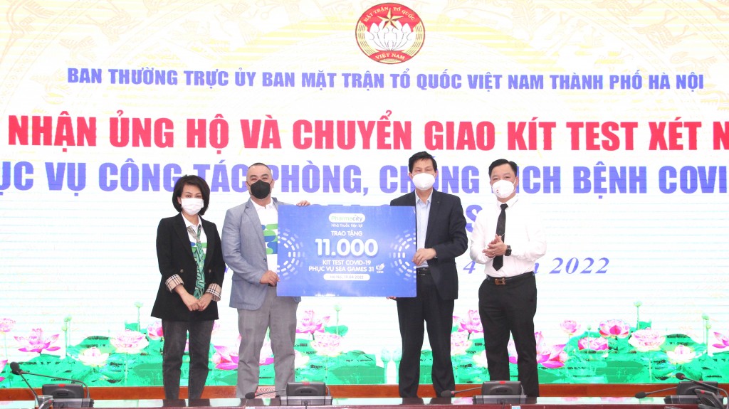 Hà Nội Tiếp nhận 11 nghìn kít xét nghiệm phục vụ công tác phòng, chống dịch tại SEA Games 31